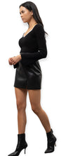Load image into Gallery viewer, Tory&#39;s Ribbed Knit Long Sleeve Top- Black
