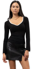 Load image into Gallery viewer, Tory&#39;s Ribbed Knit Long Sleeve Top- Black
