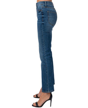 Load image into Gallery viewer, Classic Vintage Denim Jeans - Medium Wash
