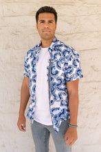 Load image into Gallery viewer, Fanned Out Print Poplin Shirt
