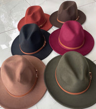 Load image into Gallery viewer, Vegan Felt Panama Hat 
