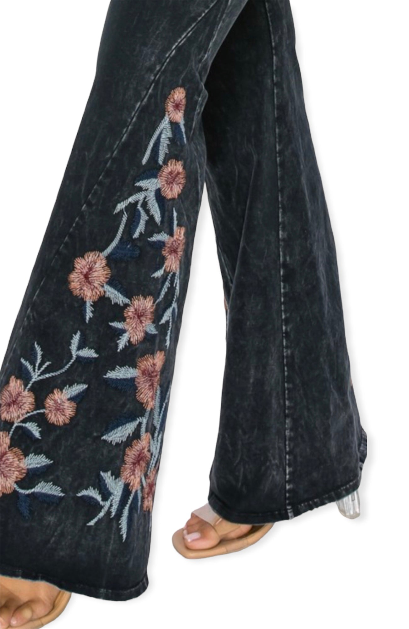 Amelia's Floral Embroidered Flare Pants – Cypress Boutique Monterey