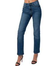 Load image into Gallery viewer, Classic Vintage Denim Jeans - Medium Wash
