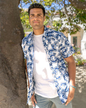 Load image into Gallery viewer, Fanned Out Print Poplin Shirt
